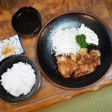 【北久里浜】秘伝ダレ×厳選豚の旨みが溶け合う、至福の生姜焼き定食|とんてつ